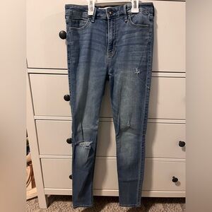 Hollister women’s high rise super skinny jeans in size 3 Regular